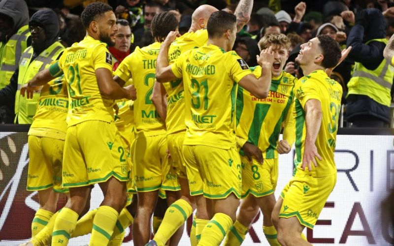 Nantes thi đấu ổn định trên sân nhà và chiếm ưu thế